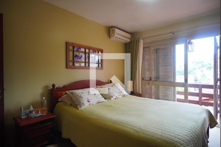 Casa à venda com 273m², 4 quartos e 2 vagasSuíte