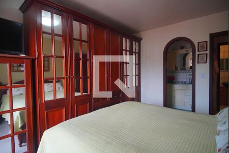 Casa à venda com 273m², 4 quartos e 2 vagasSuíte