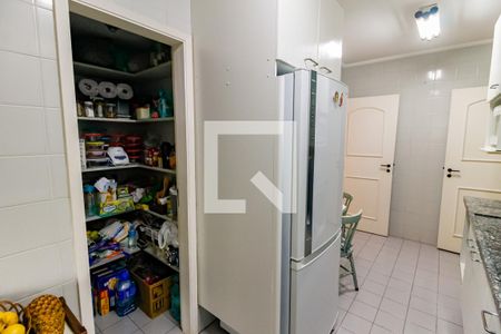 Apartamento à venda com 115m², 3 quartos e 3 vagas Apartamento à venda com 115m², 3 quartos e 3 vagasCozinha - Armários