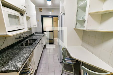 Apartamento à venda com 115m², 3 quartos e 3 vagas Apartamento à venda com 115m², 3 quartos e 3 vagasCozinha - Armários