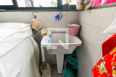 Apartamento à venda com 115m², 3 quartos e 3 vagas Apartamento à venda com 115m², 3 quartos e 3 vagasDetalhe da area de serviço