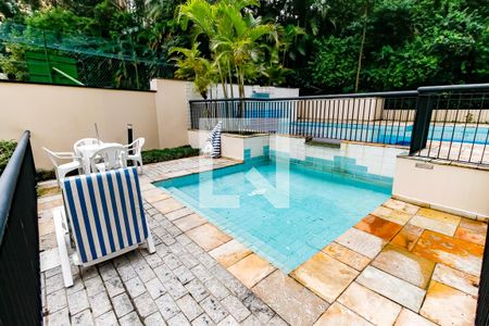 Apartamento à venda com 115m², 3 quartos e 3 vagas Apartamento à venda com 115m², 3 quartos e 3 vagasÁrea comum - Piscina