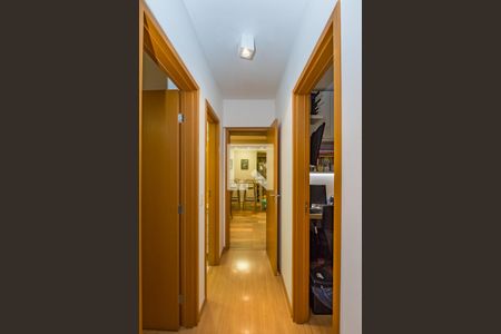 Apartamento à venda com 85m², 3 quartos e 2 vagascorredor