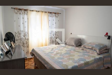 Casa à venda com 205m², 3 quartos e 2 vagas Casa à venda com 205m², 3 quartos e 2 vagasQuarto