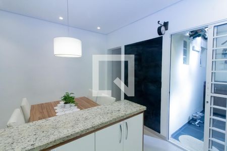 Casa à venda com 120m², 2 quartos e 2 vagas Casa à venda com 120m², 2 quartos e 2 vagasCozinha