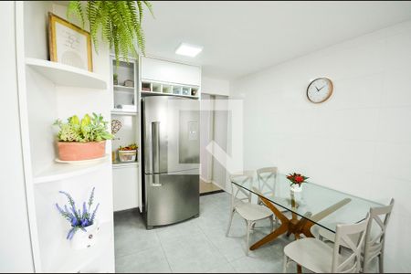 Apartamento à venda com 156m², 3 quartos e 1 vaga Apartamento à venda com 156m², 3 quartos e 1 vagaCozinha