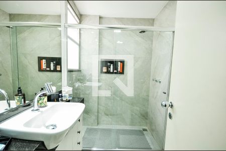 Apartamento à venda com 156m², 3 quartos e 1 vaga Apartamento à venda com 156m², 3 quartos e 1 vagaBanheiro da Suíte