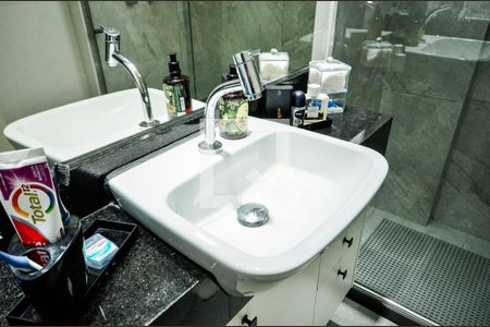 Apartamento à venda com 156m², 3 quartos e 1 vaga Apartamento à venda com 156m², 3 quartos e 1 vagaBanheiro da Suíte