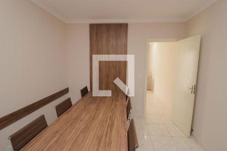 Casa à venda com 168m², 4 quartos e 2 vagas Casa à venda com 168m², 4 quartos e 2 vagasEscritório