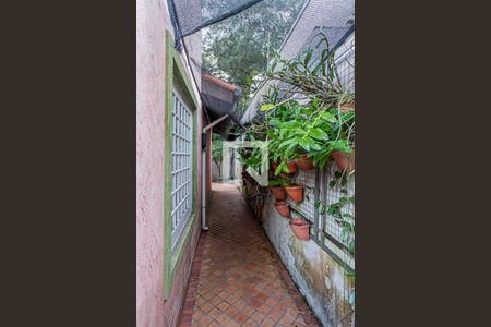 Casa à venda com 980m², 5 quartos e 9 vagasCorredor