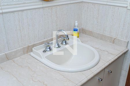 Casa à venda com 980m², 5 quartos e 9 vagasBanheiro Social