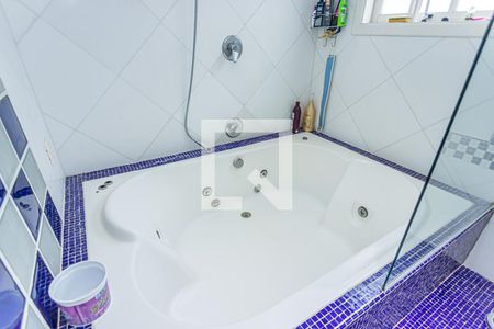 Casa à venda com 980m², 5 quartos e 9 vagasBanheiro suite 1