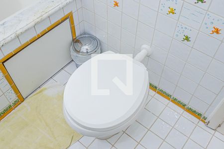 Casa à venda com 980m², 5 quartos e 9 vagasBanheiro suite 3