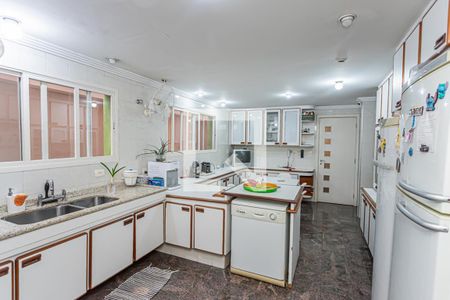 Casa à venda com 980m², 5 quartos e 9 vagasCopa e cozinha