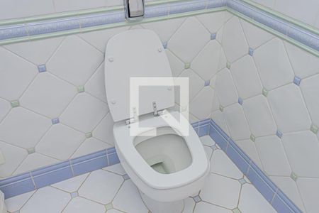 Casa à venda com 980m², 5 quartos e 9 vagasBanheiro suite 2