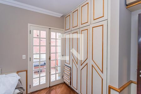 Casa à venda com 980m², 5 quartos e 9 vagasQuarto