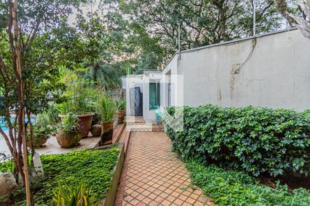 Casa à venda com 980m², 5 quartos e 9 vagasQuintal