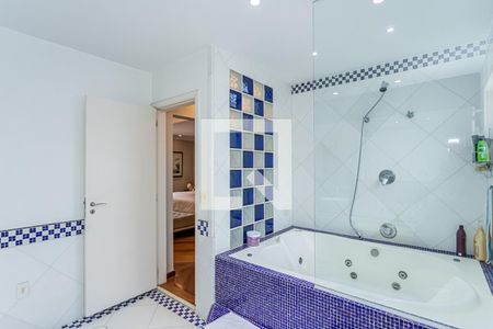 Casa à venda com 980m², 5 quartos e 9 vagasBanheiro suite 1