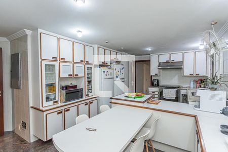 Casa à venda com 980m², 5 quartos e 9 vagasCopa e cozinha