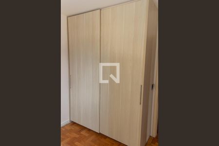 Apartamento à venda com 80m², 3 quartos e 1 vagaQuarto 2 - Armários