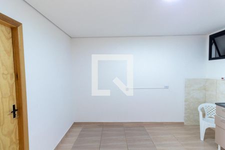 Sala/Cozinha de apartamento para alugar com 1 quarto, 30m² em Vila Paranagua, São Paulo