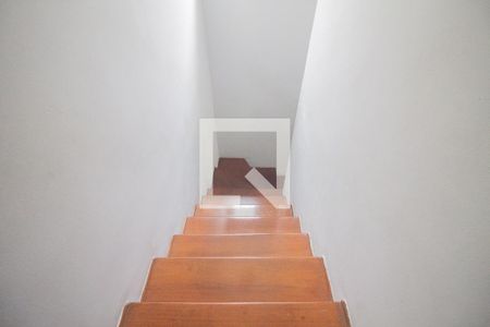 Casa à venda com 210m², 4 quartos e 5 vagasescada acesso sala