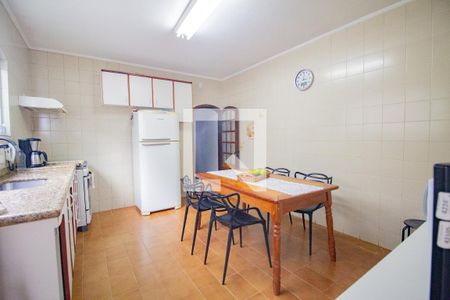 Casa à venda com 210m², 4 quartos e 5 vagascozinha