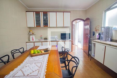 Casa à venda com 210m², 4 quartos e 5 vagascozinha