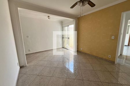 Sala de casa para alugar com 2 quartos, 125m² em Jardim Santa Helena, Suzano