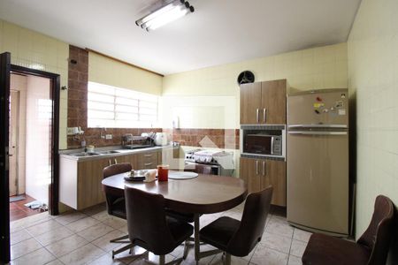 Casa à venda com 250m², 3 quartos e 4 vagasCozinha 