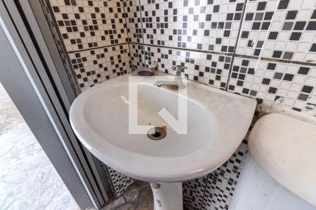 Banheiro de casa para alugar com 1 quarto, 50m² em Burgo Paulista, São Paulo