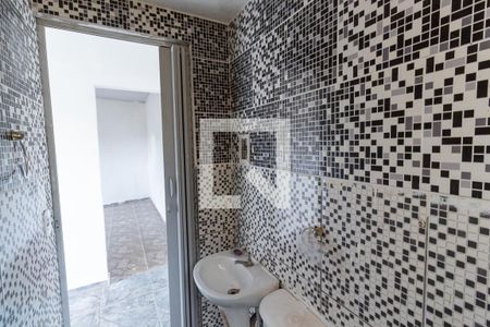 Banheiro de casa para alugar com 1 quarto, 50m² em Burgo Paulista, São Paulo