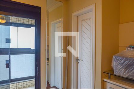 Apartamento à venda com 242m², 4 quartos e 4 vagas Apartamento à venda com 242m², 4 quartos e 4 vagasQuarto 4 - Suíte