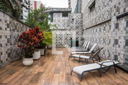 Apartamento à venda com 242m², 4 quartos e 4 vagas Apartamento à venda com 242m², 4 quartos e 4 vagasÁrea de Serviço