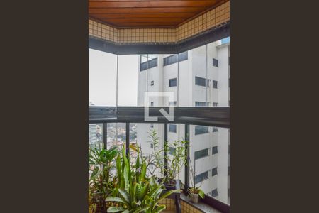 Apartamento à venda com 242m², 4 quartos e 4 vagas Apartamento à venda com 242m², 4 quartos e 4 vagasSacada