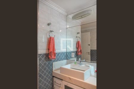 Apartamento à venda com 242m², 4 quartos e 4 vagas Apartamento à venda com 242m², 4 quartos e 4 vagasBanheiro da Suíte 3