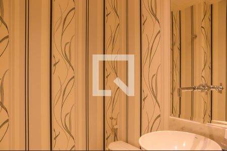 Apartamento à venda com 242m², 4 quartos e 4 vagas Apartamento à venda com 242m², 4 quartos e 4 vagasLavabo