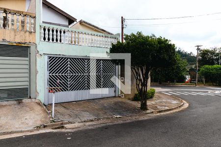 Casa à venda com 139m², 3 quartos e 2 vagasFachada