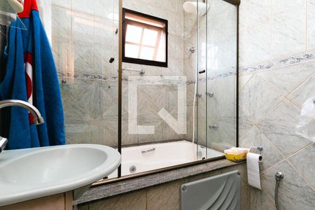 Casa à venda com 139m², 3 quartos e 2 vagasBanheiro da Suíte