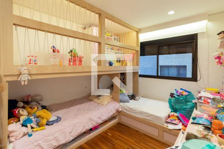 Apartamento à venda com 178m², 3 quartos e 3 vagas Apartamento à venda com 178m², 3 quartos e 3 vagasSuíte 2