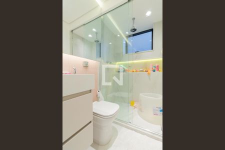 Apartamento à venda com 178m², 3 quartos e 3 vagas Apartamento à venda com 178m², 3 quartos e 3 vagasSuíte 2 - banheiro