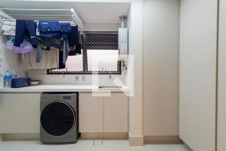 Apartamento à venda com 178m², 3 quartos e 3 vagas Apartamento à venda com 178m², 3 quartos e 3 vagasÁrea de serviço