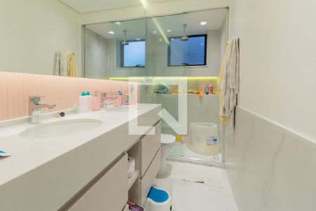 Apartamento à venda com 178m², 3 quartos e 3 vagas Apartamento à venda com 178m², 3 quartos e 3 vagasSuíte 2 - banheiro