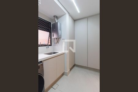 Apartamento à venda com 178m², 3 quartos e 3 vagas Apartamento à venda com 178m², 3 quartos e 3 vagasÁrea de serviço