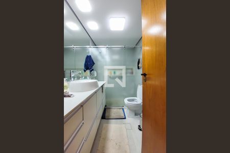 Apartamento à venda com 186m², 4 quartos e 3 vagas Apartamento à venda com 186m², 4 quartos e 3 vagasBanheiro da Suíte 2