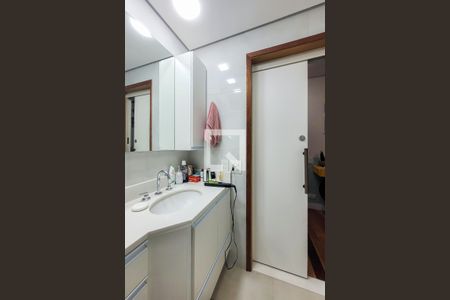 Apartamento à venda com 186m², 4 quartos e 3 vagas Apartamento à venda com 186m², 4 quartos e 3 vagasBanheiro da Suíte 1