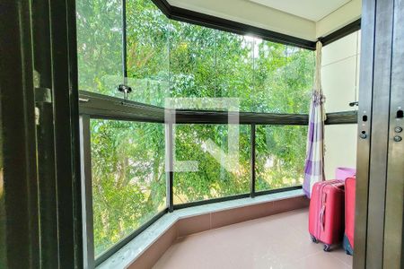 Apartamento à venda com 186m², 4 quartos e 3 vagas Apartamento à venda com 186m², 4 quartos e 3 vagasVaranda da Suíte 1