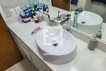 Apartamento à venda com 186m², 4 quartos e 3 vagas Apartamento à venda com 186m², 4 quartos e 3 vagasBanheiro da Suíte 2