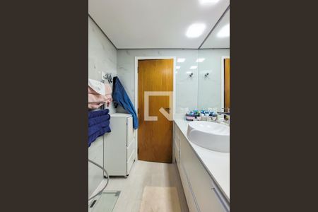 Apartamento à venda com 186m², 4 quartos e 3 vagas Apartamento à venda com 186m², 4 quartos e 3 vagasBanheiro da Suíte 2