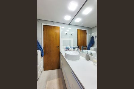 Apartamento à venda com 186m², 4 quartos e 3 vagas Apartamento à venda com 186m², 4 quartos e 3 vagasBanheiro da Suíte 2